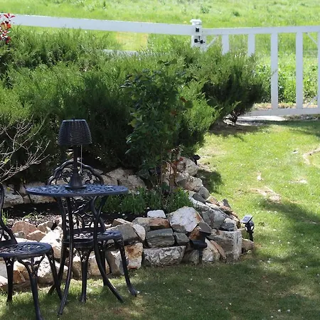 Country Cottage B&B-2